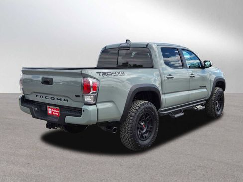 Certified 2022 Toyota Tacoma TRD Off-Road w/ TRD Premium Off Road Package AWD/4WD image 3