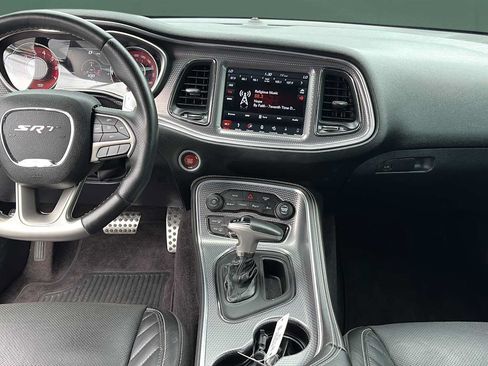 Used 2018 Dodge Challenger SRT Hellcat RWD image 23