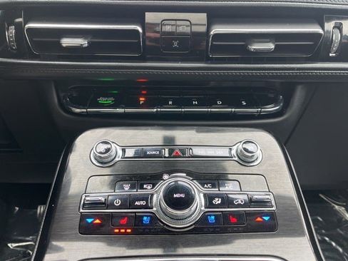 Used 2023 Lincoln Nautilus Reserve image 34