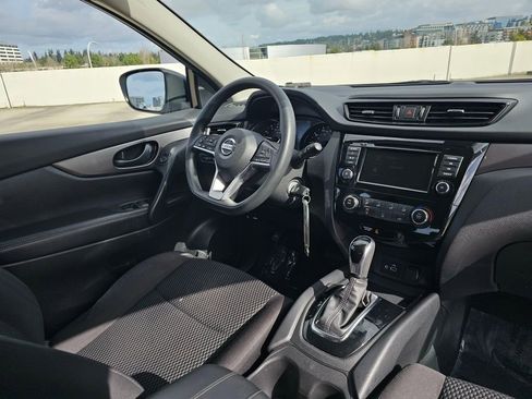 Used 2020 Nissan Rogue Sport S image 10