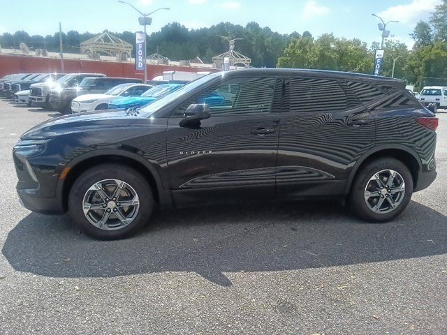 Used 2025 Chevrolet Blazer LT AWD/4WD image 6