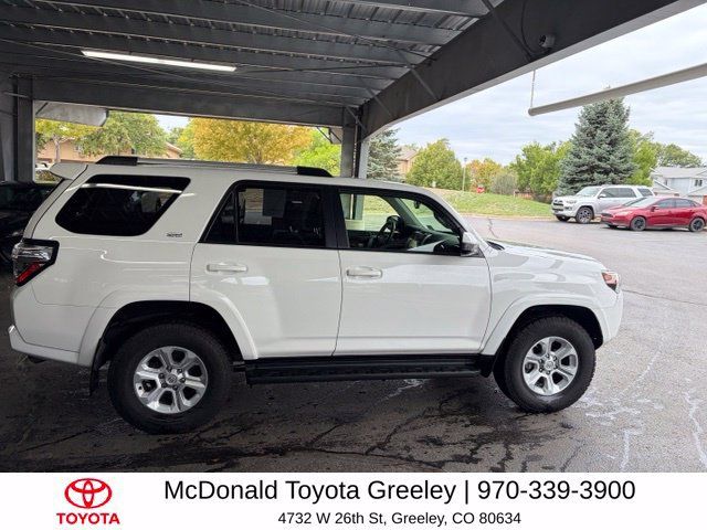 Used 2020 Toyota 4Runner SR5 AWD/4WD image 8