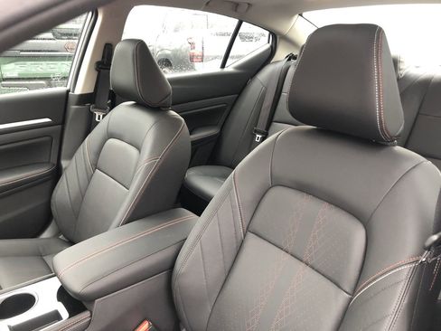 New 2025 Nissan Altima 2.5 SR w/ SR Premium Package image 21