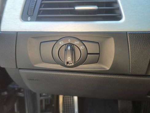 Used 2011 BMW M3 Convertible image 38