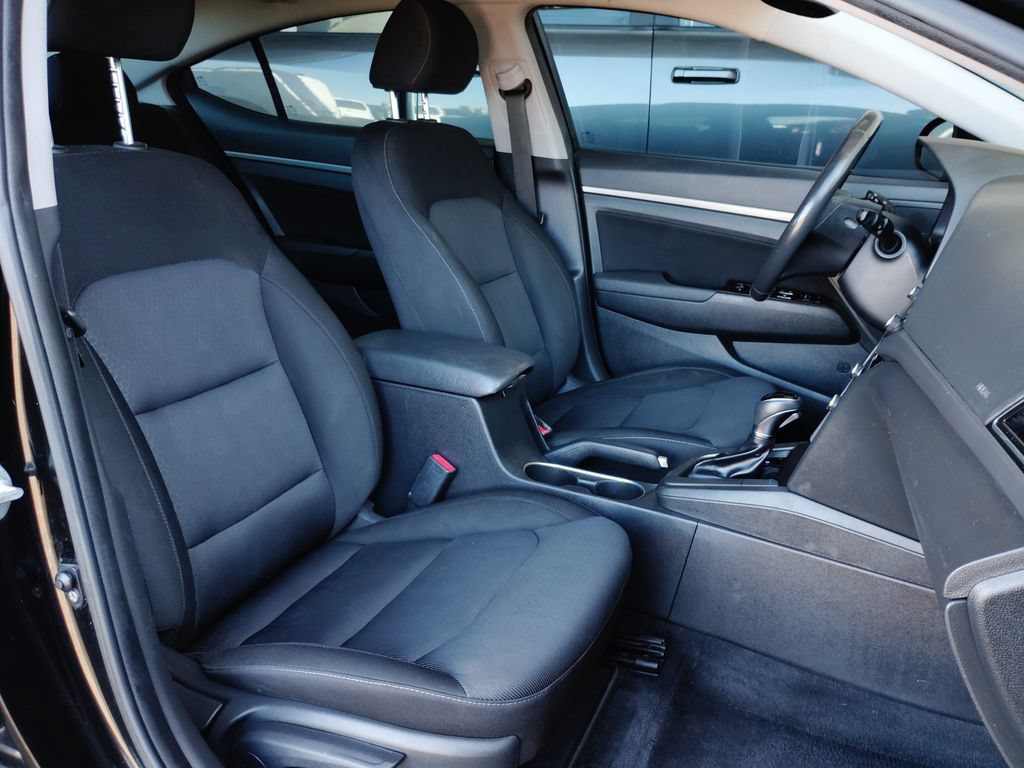 Used 2018 Hyundai Elantra Value Edition FWD image 13