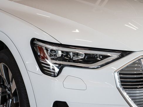 Used 2022 Audi e-tron Premium image 25