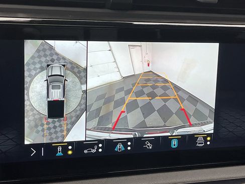 Certified 2023 GMC Sierra 1500 AT4 w/ AT4 Preferred Package image 5