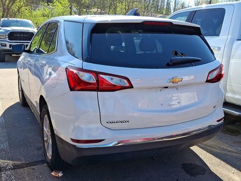 Used 2019 Chevrolet Equinox LT w/ Driver Convenience Package image 4
