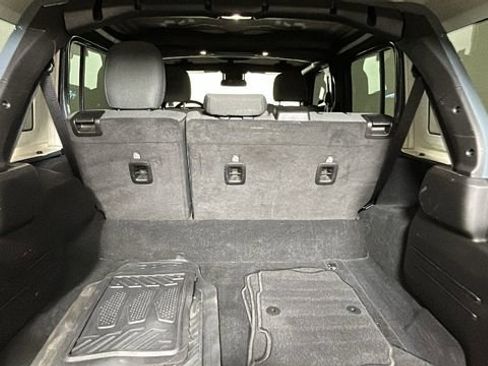 Used 2024 Jeep Wrangler Unlimited AWD/4WD image 28