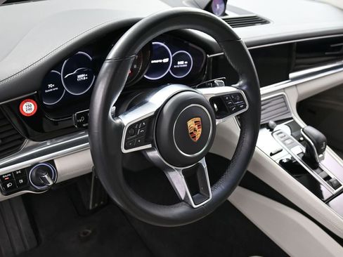 Certified 2018 Porsche Panamera 4S image 17