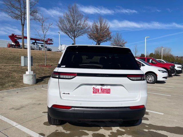 New 2026 Jeep Grand Cherokee Altitude AWD/4WD image 5