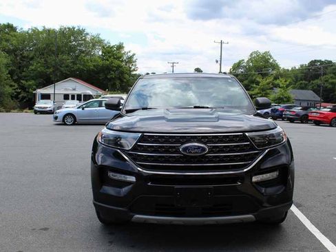 Used 2020 Ford Explorer XLT w/ Equipment Group 202A AWD/4WD image 2