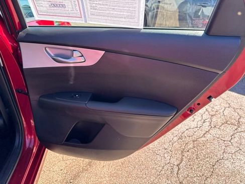 Used 2024 Kia Forte LXS w/ LXS Technology Package FWD image 21