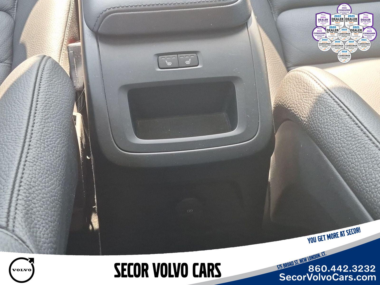 Certified 2024 Volvo XC60 T8 Plus w/ Protection Package Premier AWD/4WD image 19
