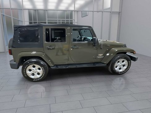 Used 2015 Jeep Wrangler Unlimited Sahara w/ Connectivity Group image 9