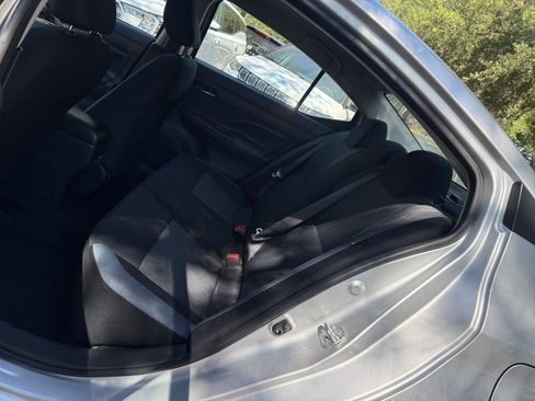 Used 2025 Nissan Versa SV FWD image 34