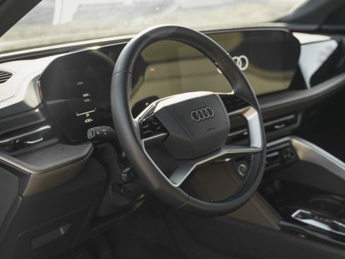 Used 2025 Audi Q5 Premium Plus w/ Premium Plus image 9