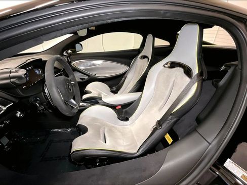 Used 2023 McLaren Artura image 27