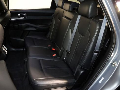 Used 2024 Kia Sorento S w/ Panoramic Sunroof Package AWD/4WD image 13