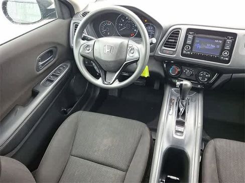 Used 2018 Honda HR-V LX image 10