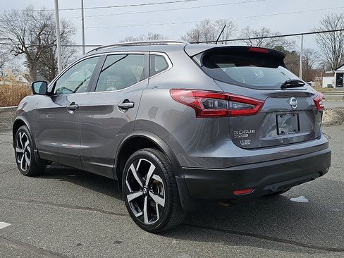 Used 2021 Nissan Rogue Sport SL w/ Premium Package image 4
