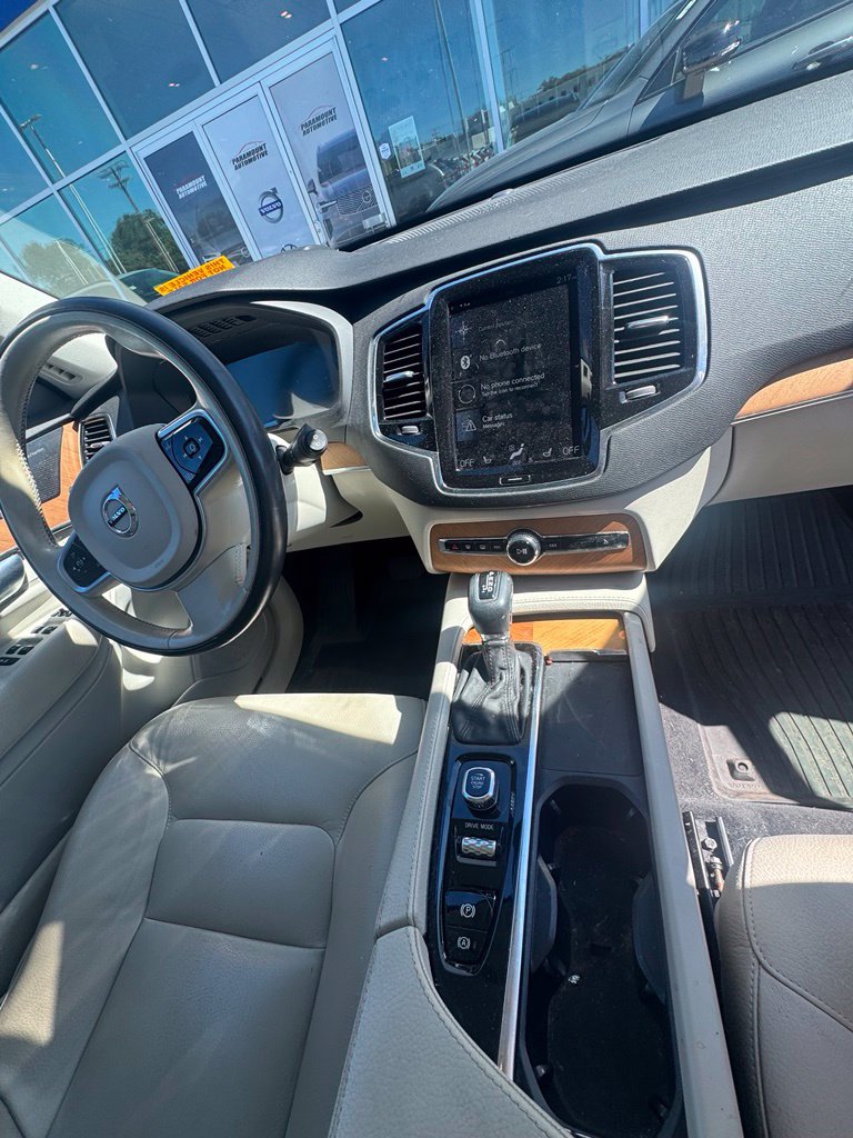 Used 2021 Volvo XC90 T6 Momentum w/ Advanced Package AWD/4WD image 6