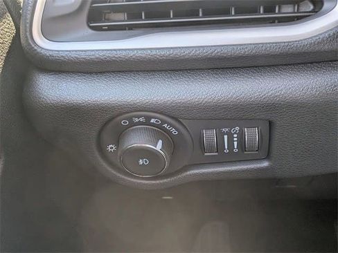 New 2026 Chrysler Pacifica Select image 14