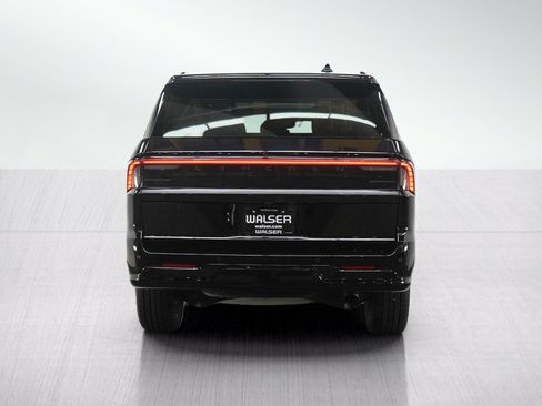 Used 2025 Lincoln Navigator L Reserve w/ Jet Appearance Package AWD/4WD image 4