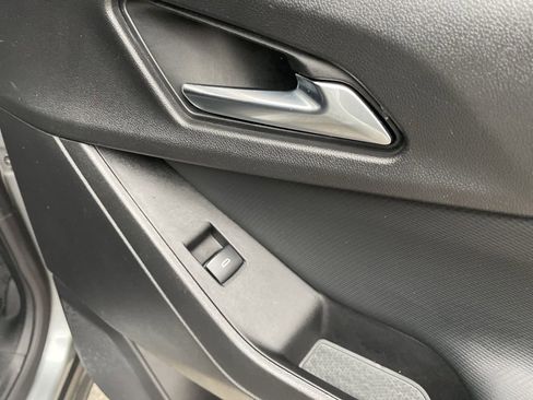 Used 2025 Chevrolet Equinox LT image 38