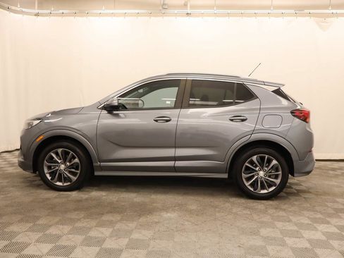 Used 2022 Buick Encore GX Select w/ Advanced Technology Package FWD image 2