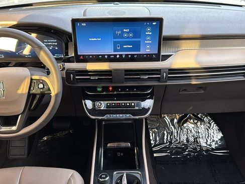 Used 2023 Lincoln Corsair FWD image 10