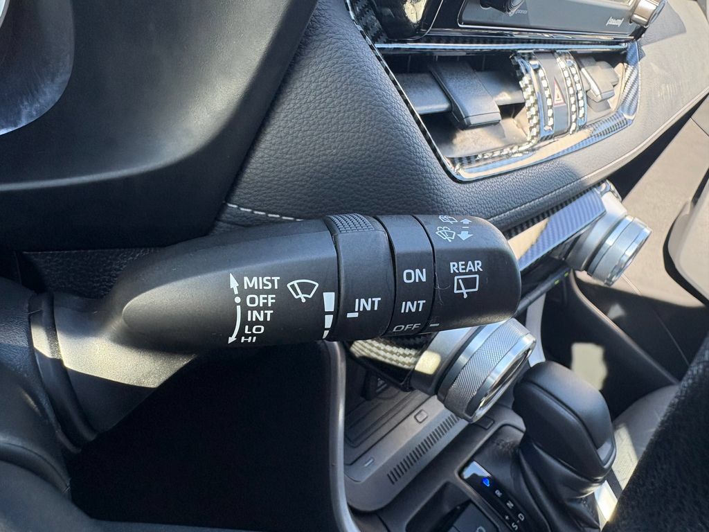 Used 2021 Toyota RAV4 XLE AWD/4WD image 19