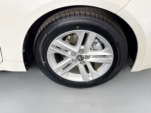 Used 2019 Toyota Corolla SE image 32