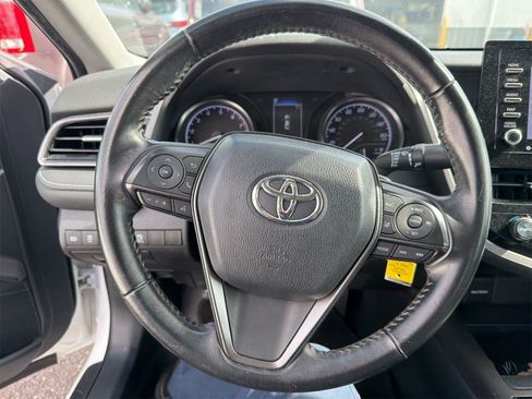 Used 2021 Toyota Camry SE FWD image 10
