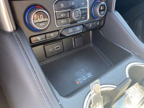 Used 2024 Chevrolet Suburban LT image 14