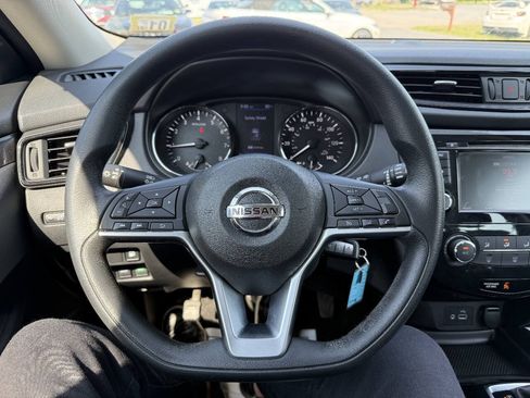 Used 2018 Nissan Rogue S AWD/4WD image 22