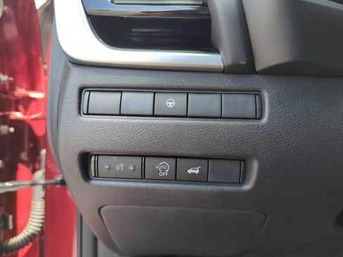 Certified 2025 Nissan Rogue SL FWD image 37