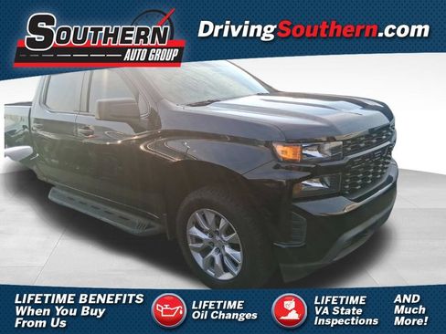 Used 2022 Chevrolet Silverado 1500 Custom AWD/4WD image 1