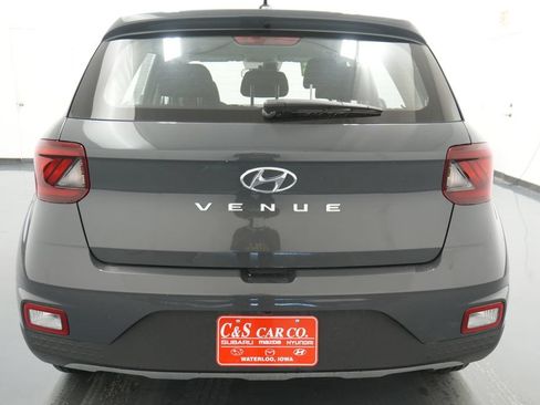 Used 2026 Hyundai Venue SE FWD image 7