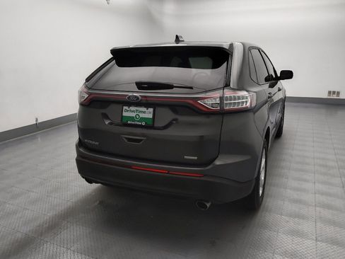 Used 2018 Ford Edge SE FWD image 7