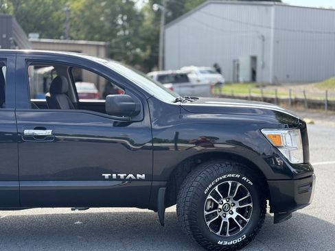 Used 2021 Nissan Titan SV w/ Accessory Utility Package RWD image 12