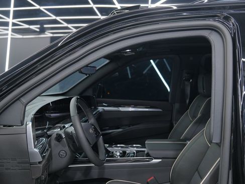 Used 2026 Cadillac Escalade ESV Sport image 32