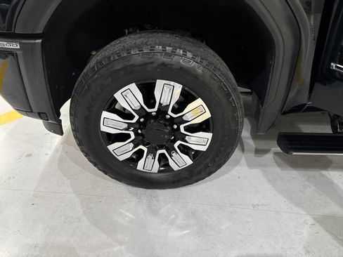 Used 2024 GMC Sierra 2500 Denali w/ Denali Reserve Package AWD/4WD image 39