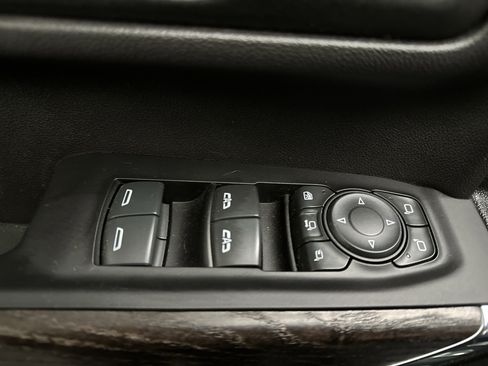 Used 2022 GMC Sierra 3500 Denali w/ Denali Black Diamond Edition image 25