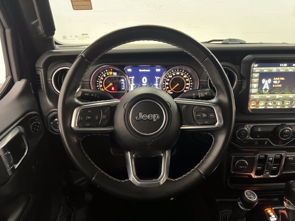 Used 2022 Jeep Gladiator Overland w/ Popular Equipment Package AWD/4WD image 17