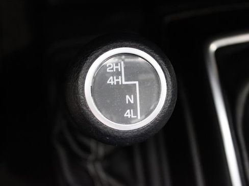 Used 2018 Jeep Wrangler Unlimited Sahara w/ LED Lighting Group AWD/4WD image 17