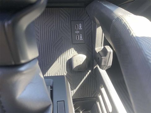 Used 2024 Toyota Tacoma SR image 28