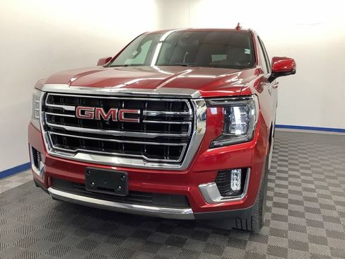 Used 2022 GMC Yukon SLT w/ SLT Luxury Package AWD/4WD image 2