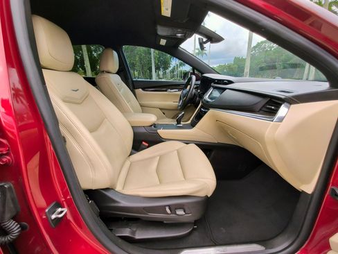 Used 2017 Cadillac XT5 FWD image 29