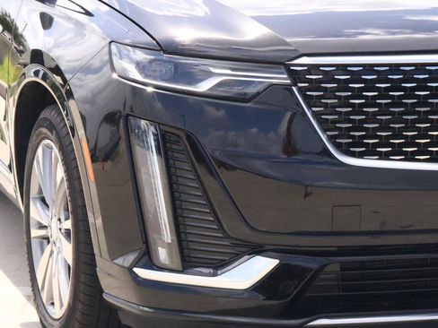 Certified 2025 Cadillac XT6 Premium Luxury w/ LPO, Floor Liner Package FWD image 9
